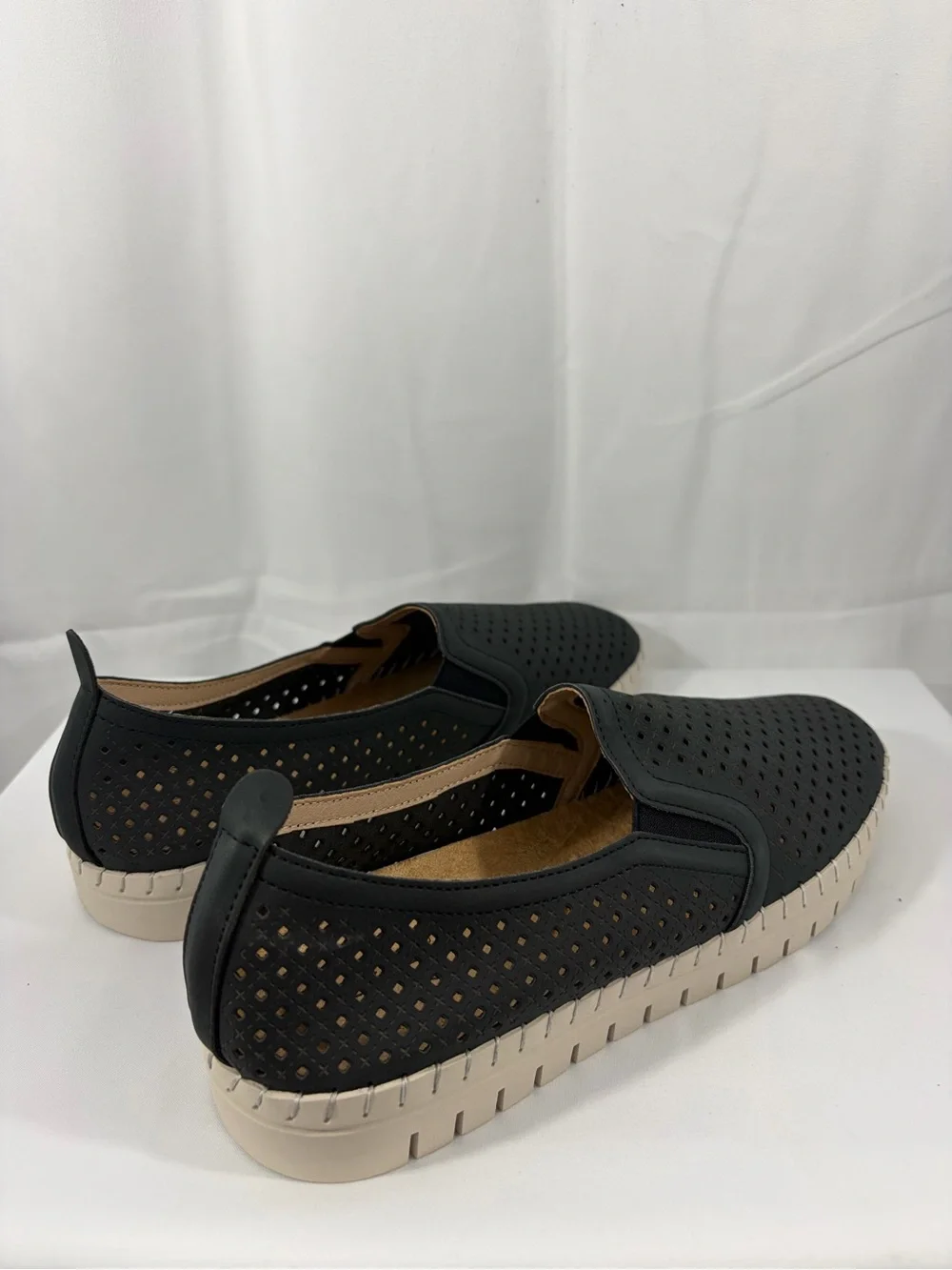 NWT easy street Women’s Size 7.5 Black Perforated Slip-On Flats